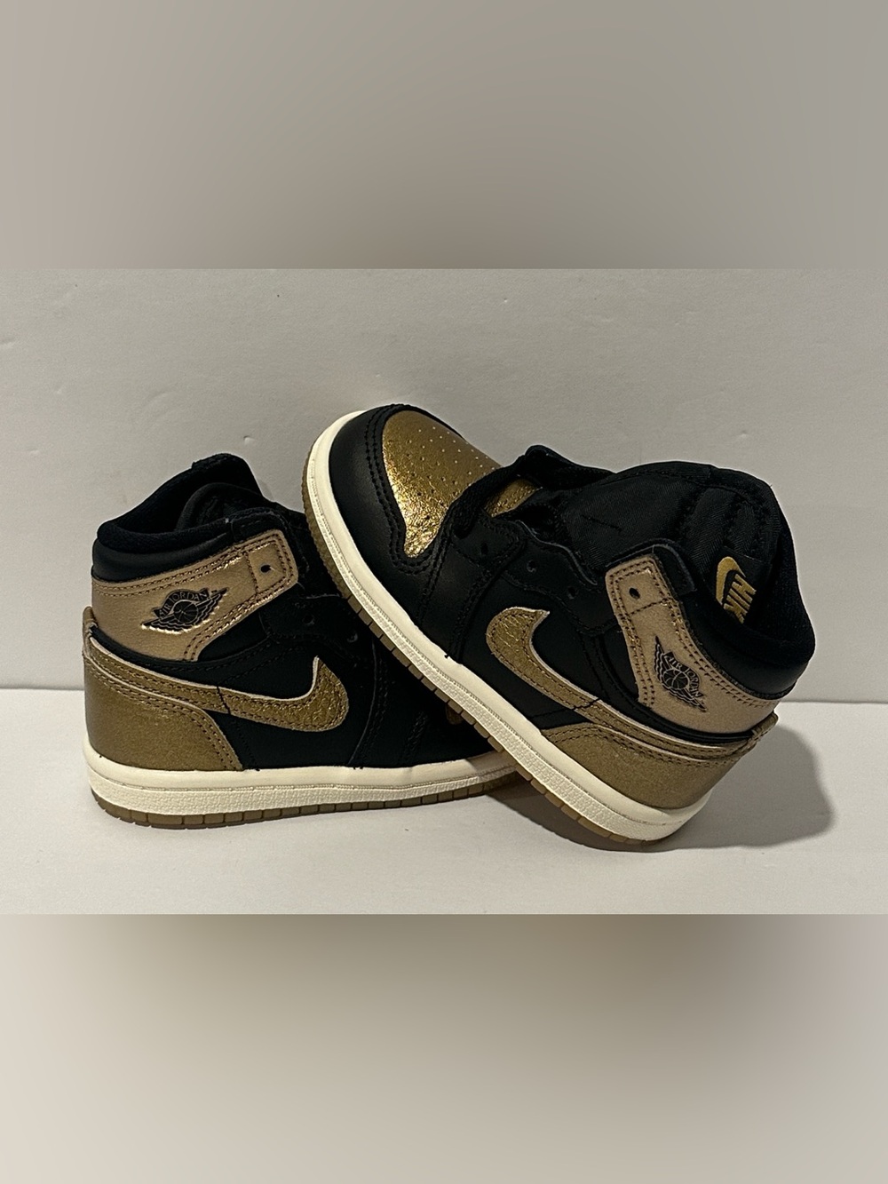 Air Jordan 1 Retro High OG ‘Blk Metallic Gold’ (TD) Sz 7c